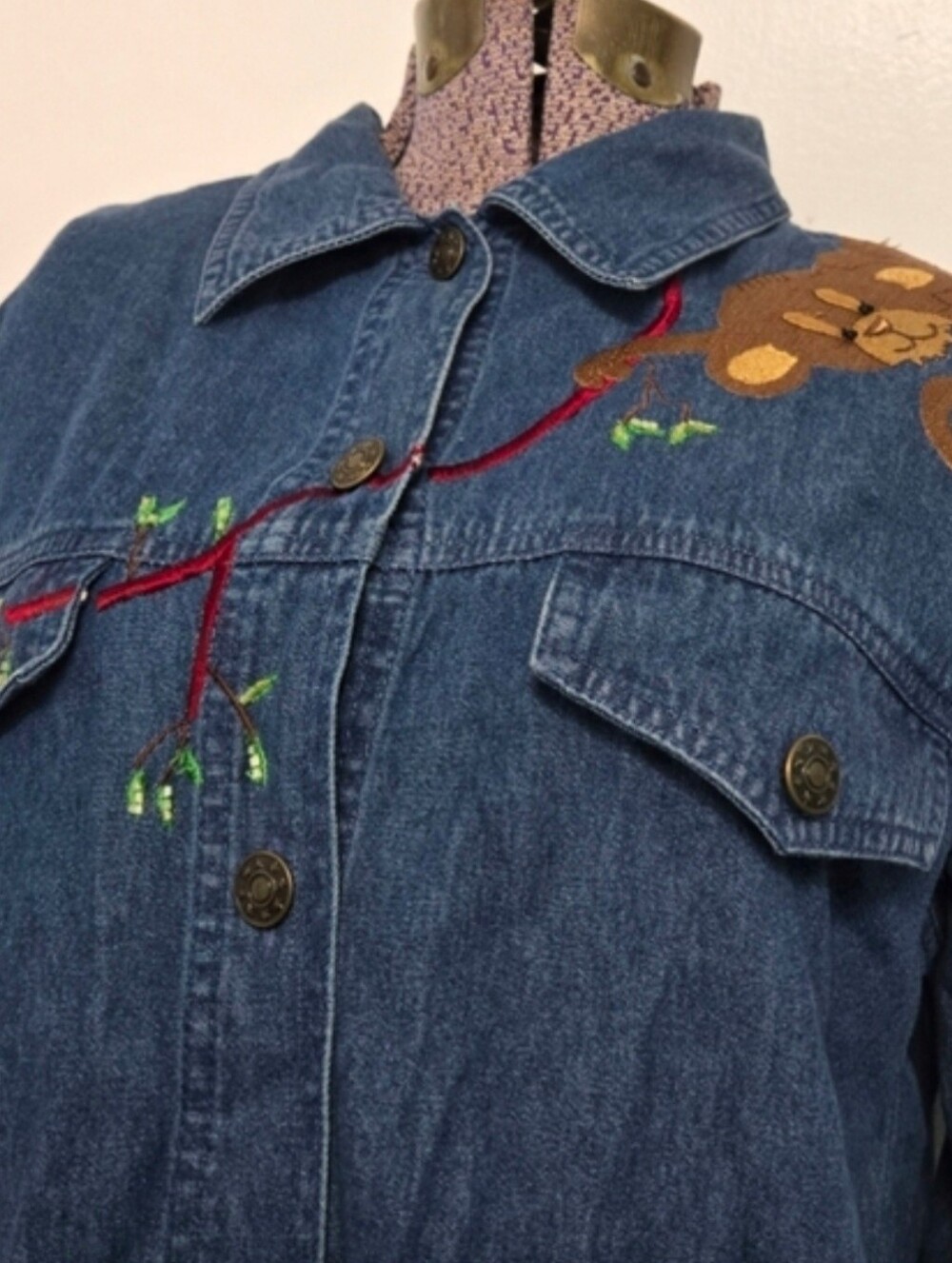 Vintage The Quacker Factory Embroidered Denim Button-Up Top Artsy Safari Motif - Picture 3 of 7